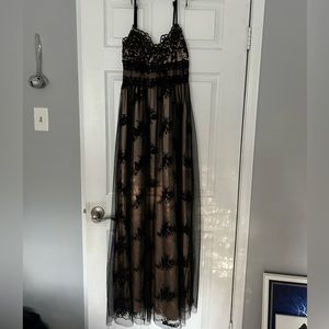 Lulus floor length gown. Black Lace designs. Gorgeous Dress, multi layered skirt